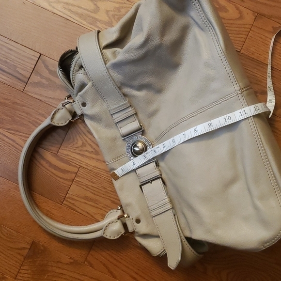 Burberry leather large tote /traveler.💯Authentic - Picture 14 of 16